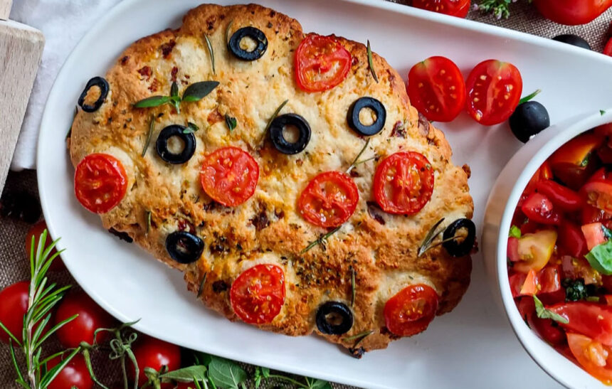 Focaccia mit Kräutern und Tomaten | Italienisches Pizzabrot - IQs ...